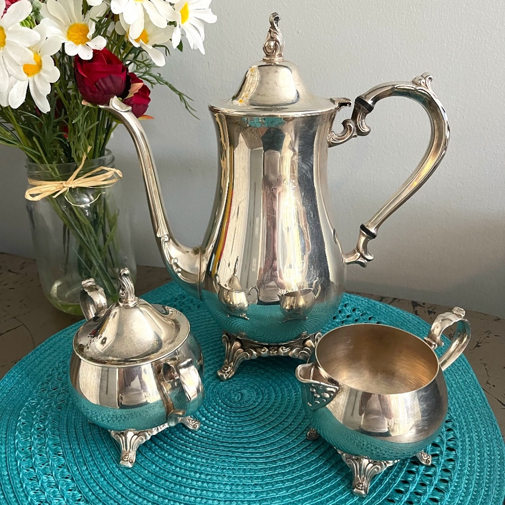 Oneida vintage silver plated 4 piece tea/coffee set Victorian style beautiful
